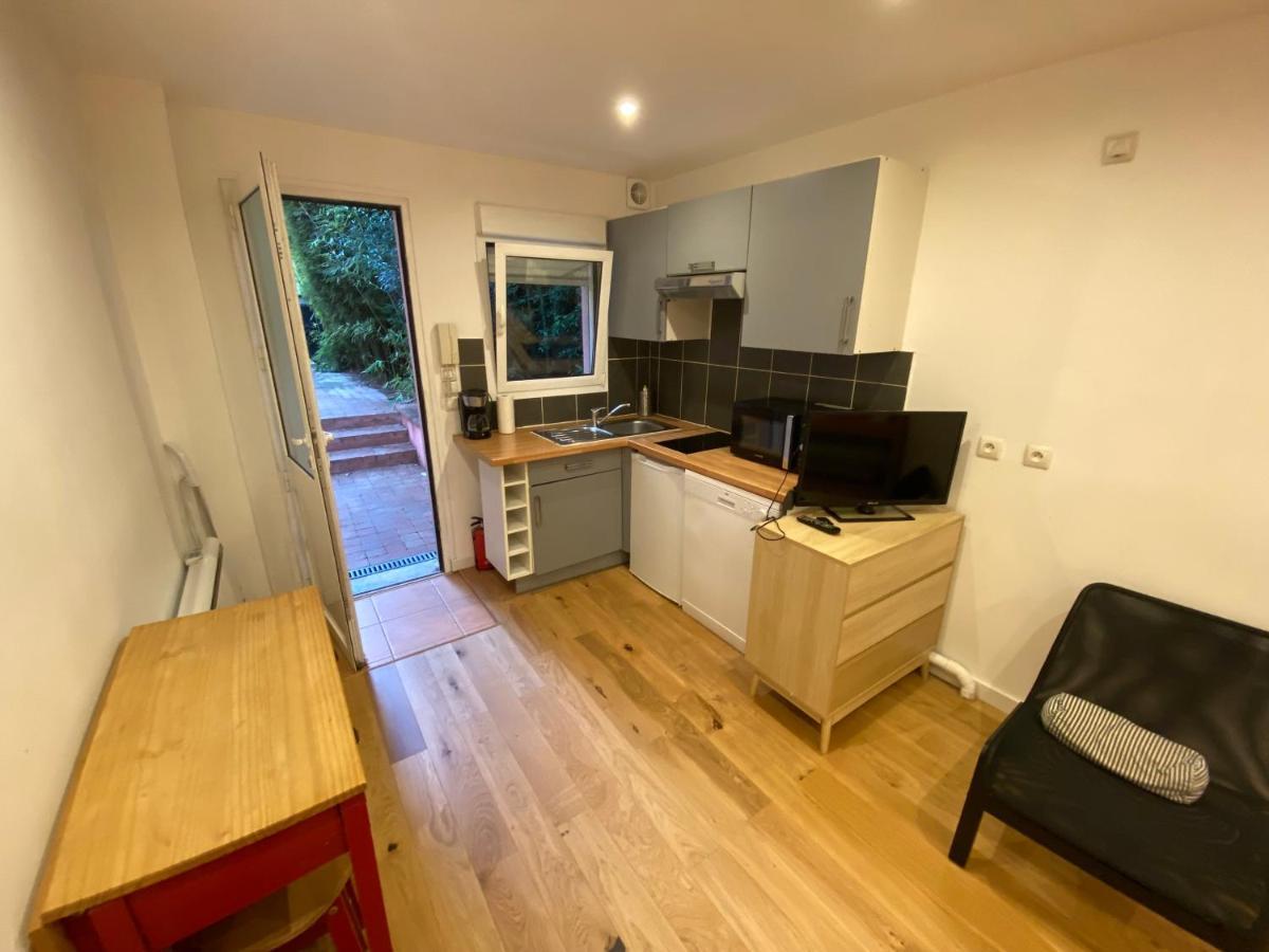Nogent-sur-Seine Paris Eiffel Tower Et Disney Apartments, Parkings Gratuits Et Securises, 10 Minutes Metro To Paris מראה חיצוני תמונה